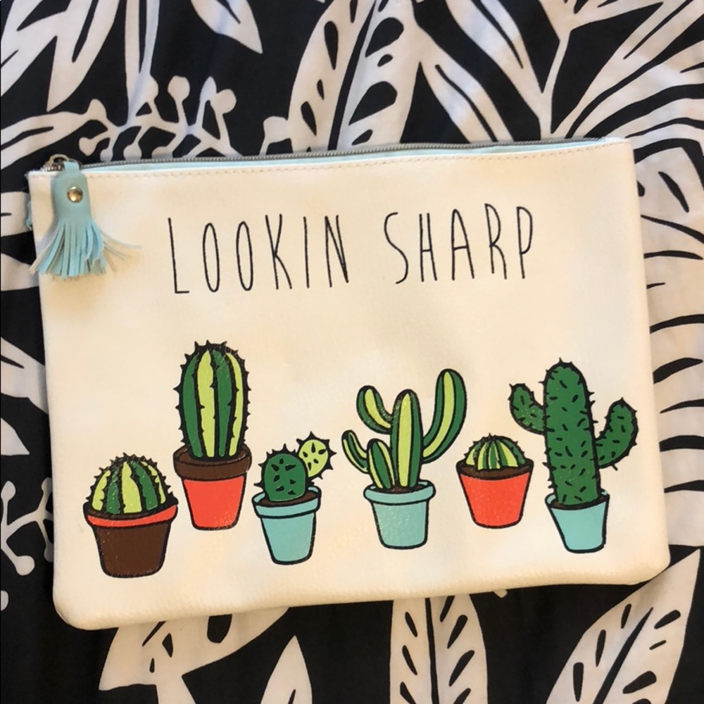 Looking Sharp Clutch/Wristlet! 🌵